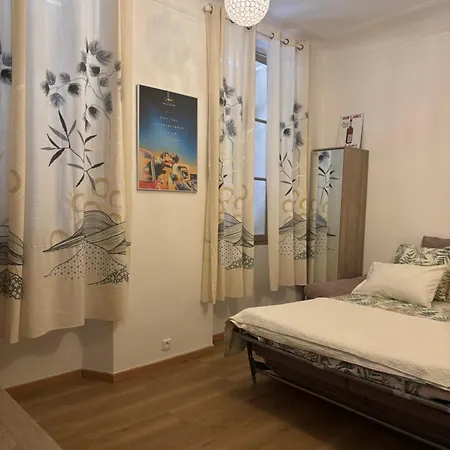 Suquet 5 Mins A Pied Du Palais *