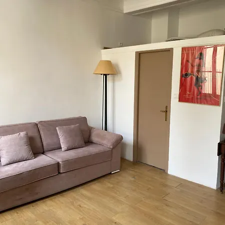 Suquet 5 Mins A Pied Du Palais